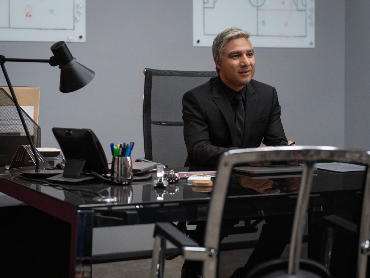 Ted Lasso: Season 3, “La Locker Room Aux Follies” – TV Review